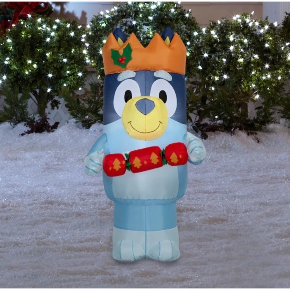 Bluey 3.5' Lighted Christmas Inflatable - Indoor/Outdoor **NEW**